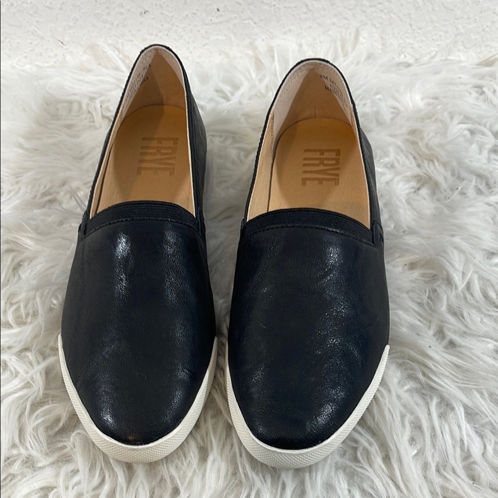 FRYE Women's Melanie Slip On Leather Sneakers Black Size 8 NEW - Picture 2 of 12